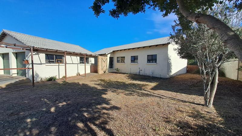 2 Bedroom Property for Sale in Stilbaai Wes Western Cape